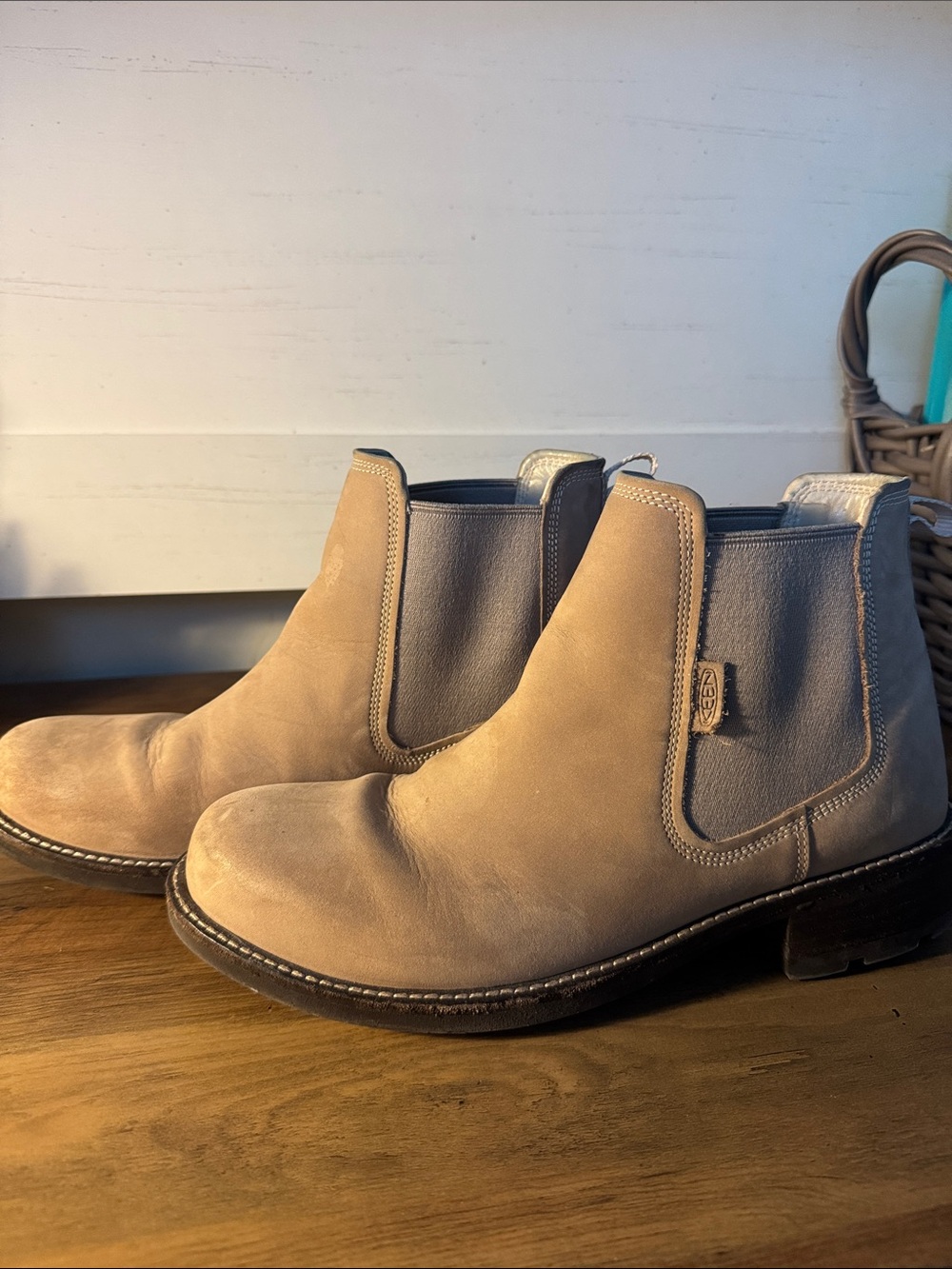 Keen Women's Tan Chelsea Ankle Boots